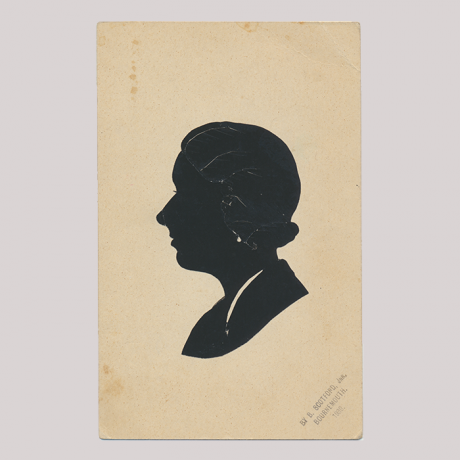 
        Front of silhouette, Woman looking to the left