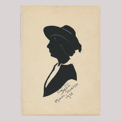 
        Front of silhouette, Woman wearing a hat and looking to the left